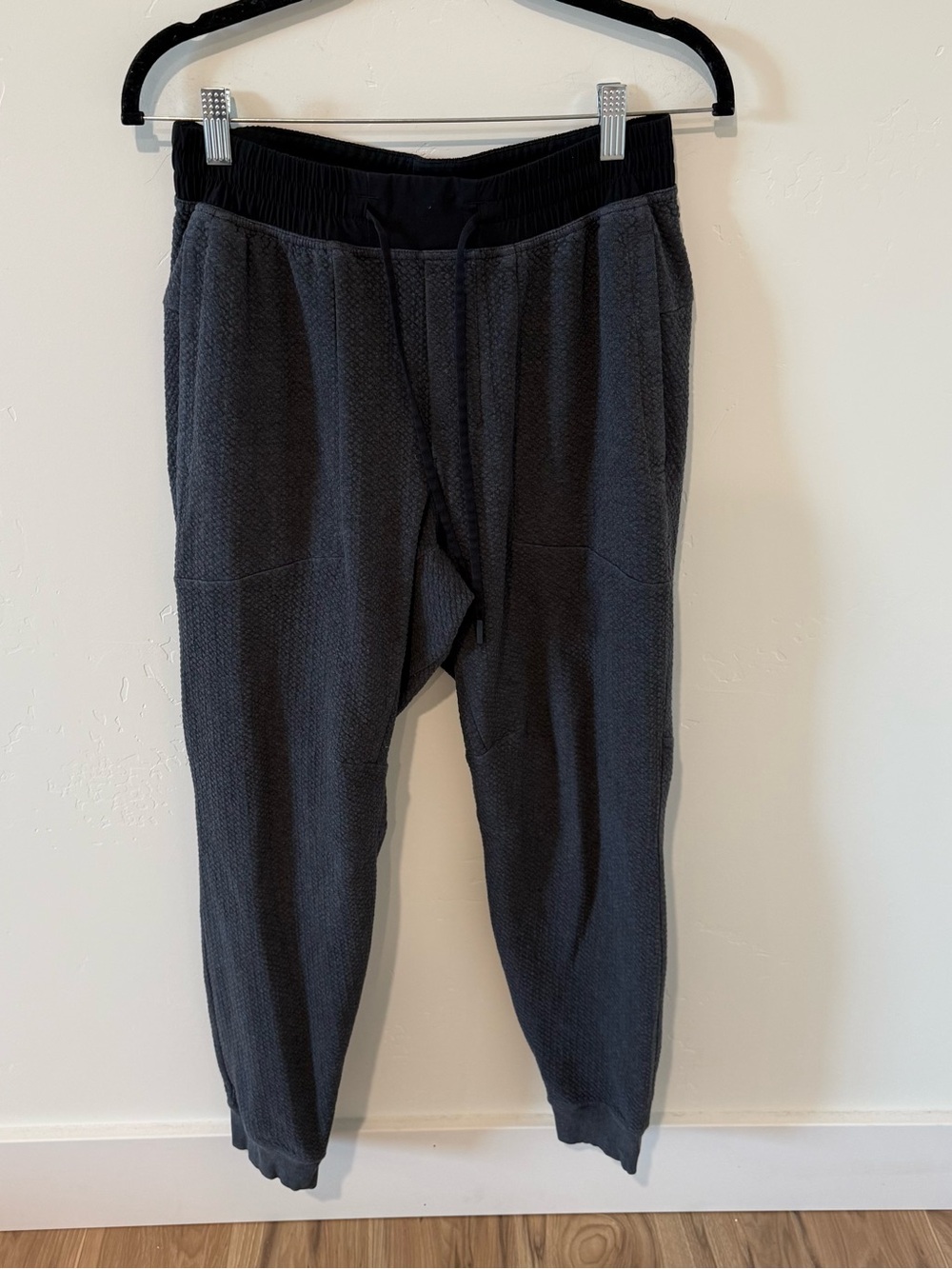 Lululemon At Ease Gray Drawstring Jogger Pants Men’s Medium Athleisure Casual